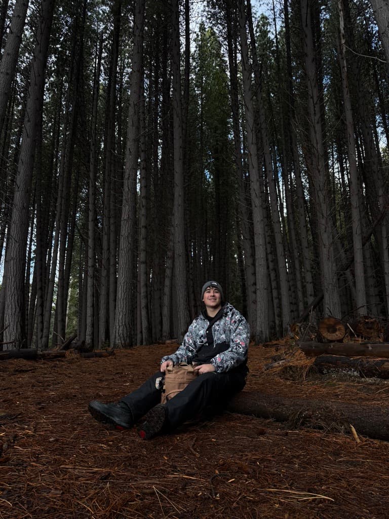 Foto de Valentino López Bruno, desarrollador fullstack y especialista en integracion de IA